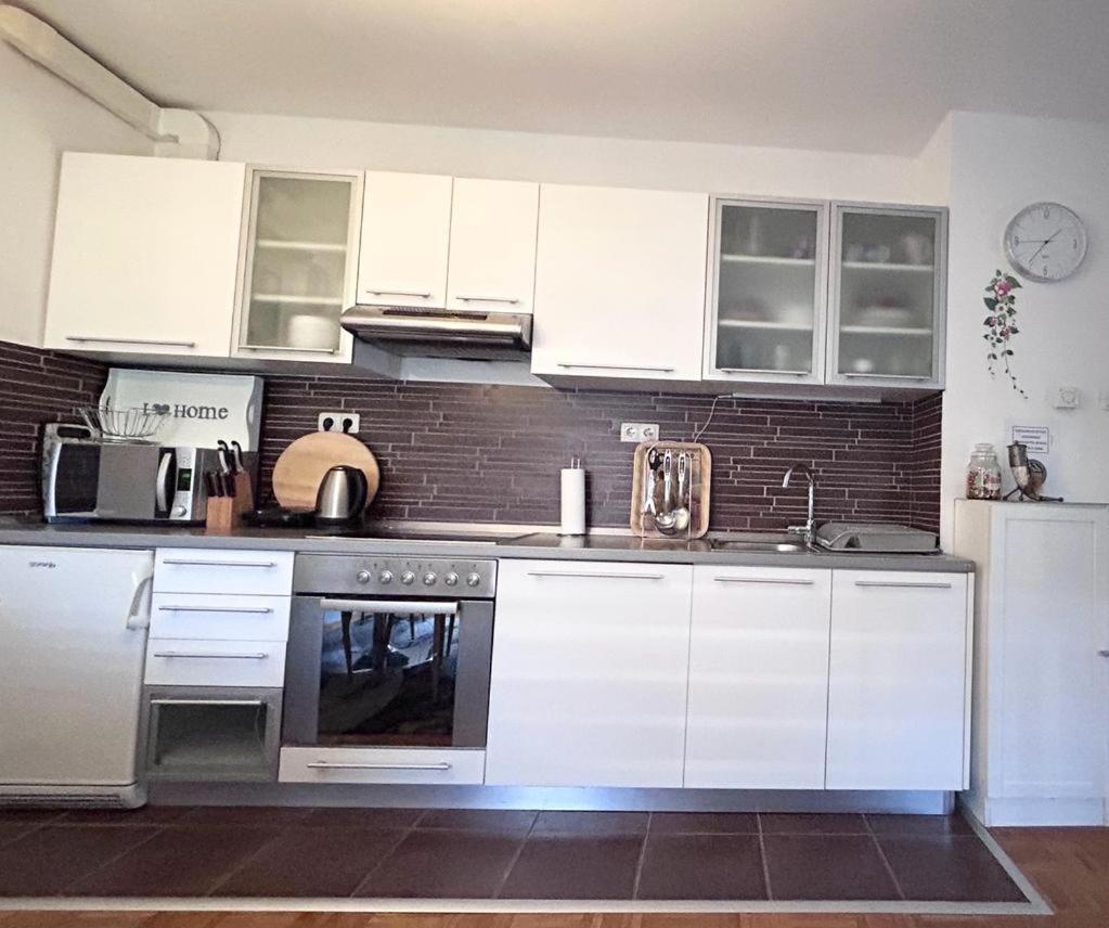 Apartment Sweet Dreams-Close To Zoo,Dinamo Stadium And The City Center Zagreb Buitenkant foto